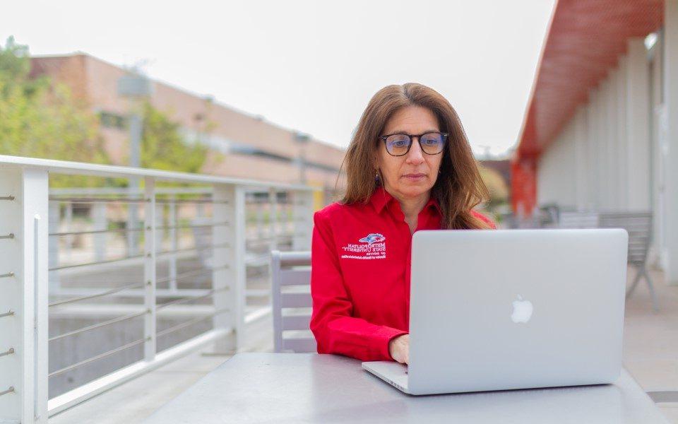 MSU Denver Online student studying remotely for a gerontology degree